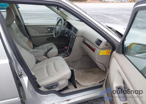 2000 Volvo S70 Glt/Glt Se z USA, uszkodzony, nr VIN YV1LS56D8Y2641857